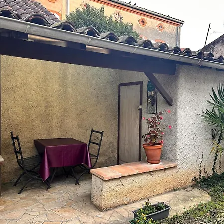 La Maison De Charles Ferienhaus *