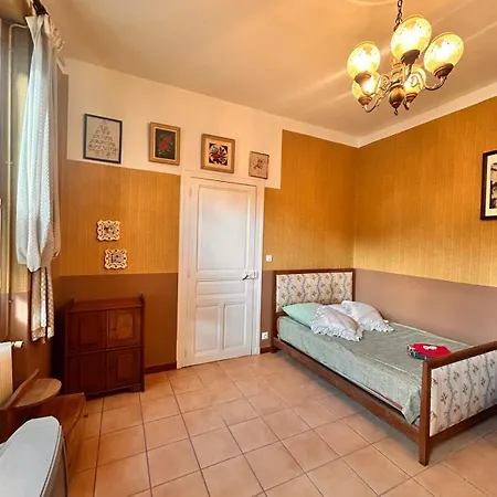 La Maison De Charles Holiday home Montauban